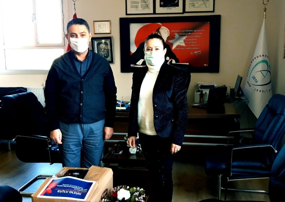 muhtar camoglu ogretmenleri unutmadi 1 hFJg7P4a Muhtar Çamoğlu, öğretmenleri unutmadı