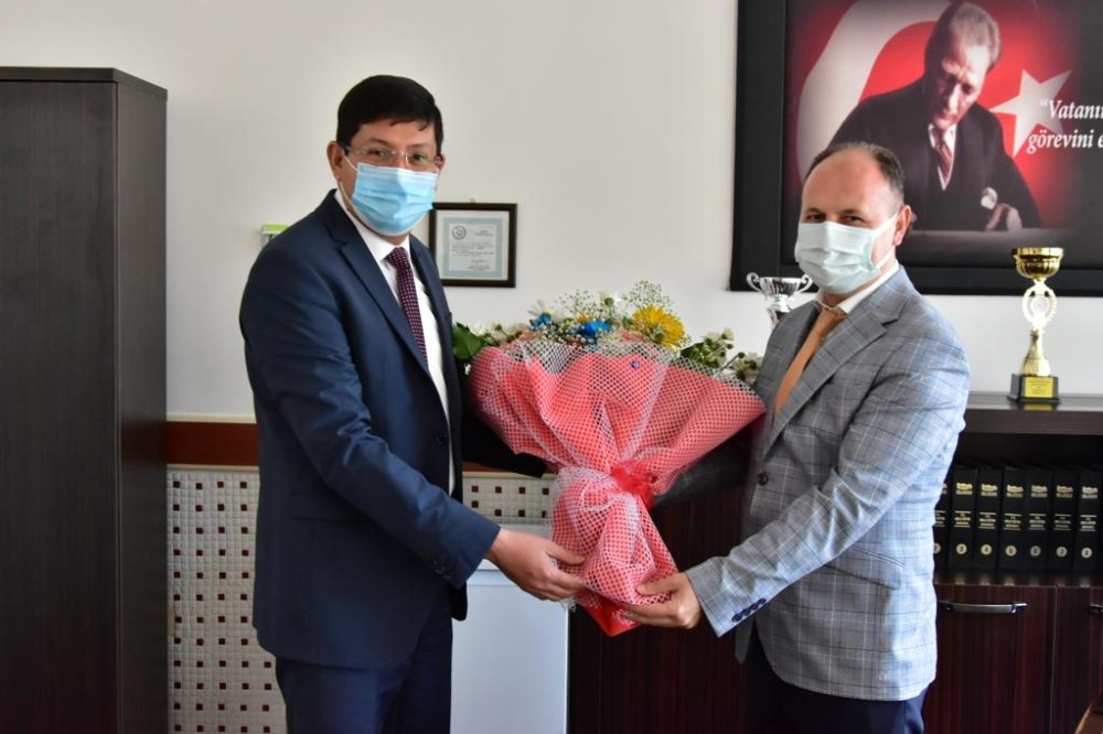 nazilli belediye baskani ozcan gune ilkokul ogretmenini ziyaret ederek basladi 4 ehE8ATcK Nazilli Belediye Başkanı Özcan, güne ilkokul öğretmenini ziyaret ederek başladı