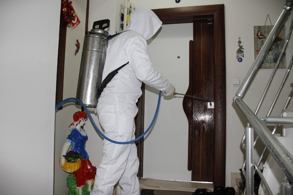 nazilli belediyesi dezenfekte islemlerine devam ediyor 3 Nazilli Belediyesi dezenfekte işlemlerine devam ediyor