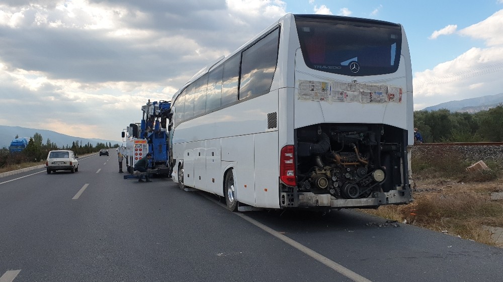 otobus kazasinda zarar goren demiryolu onarildi 5 FcjNhAgd Otobüs kazasında zarar gören demiryolu onarıldı