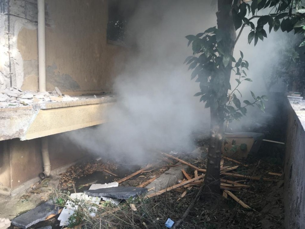 sigara izmariti mahalleyi duman altinda birakti 1 qHjLSF6Z Sigara izmariti, mahalleyi duman altında bıraktı