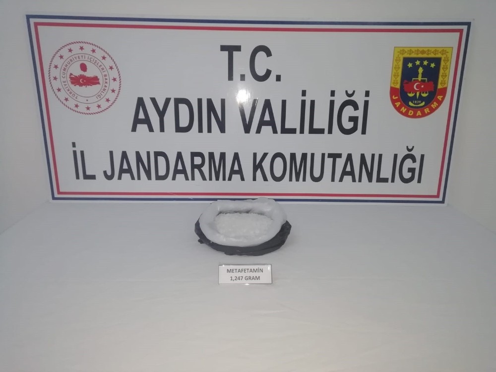soke jandarmadan uyusturucu tacirlerine buyuk darbe 1 cyWNsZ2Z Söke Jandarma’dan uyuşturucu tacirlerine büyük darbe
