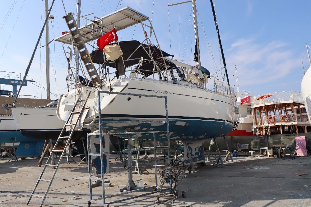 tsunamiden zarar goren tekne ve yatlar kusadasina getirildi 7 Q8AEVWXu Tsunamiden zarar gören tekne ve yatlar Kuşadası’na getirildi