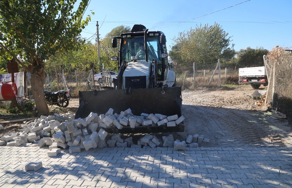 umurlu mahallesinde yol yapim calismalari suruyor 3 HdzuVMr9 Umurlu Mahallesi’nde yol yapım çalışmaları sürüyor