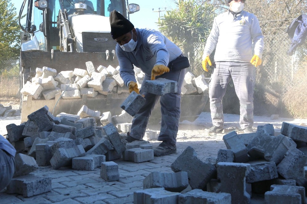 umurlu mahallesinde yol yapim calismalari suruyor 4 bJ6SMmXC Umurlu Mahallesi’nde yol yapım çalışmaları sürüyor