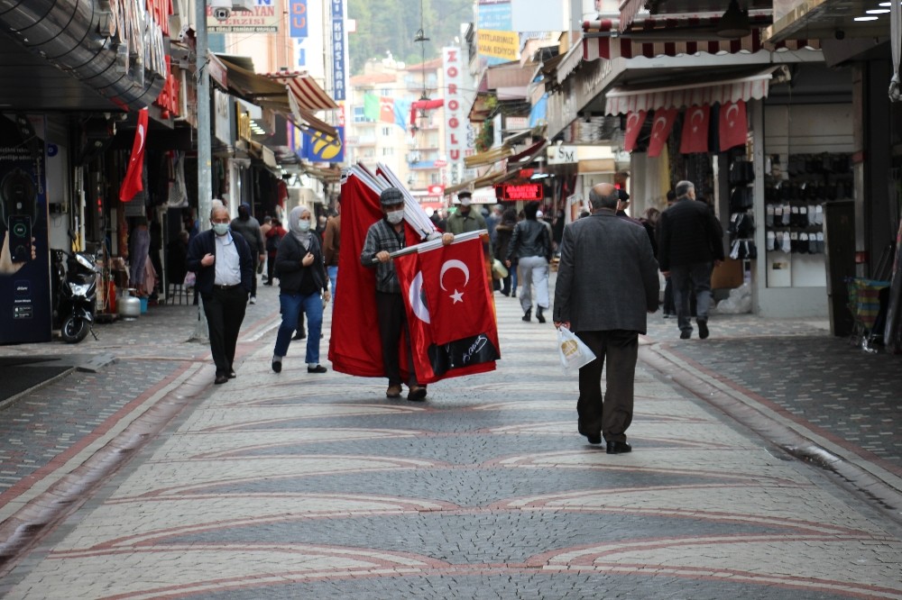 56 saatlik kisitlamanin ardindan aydin sokaklari hareketlendi 1 bQRI3Tb7 56 saatlik kısıtlamanın ardından Aydın sokakları hareketlendi
