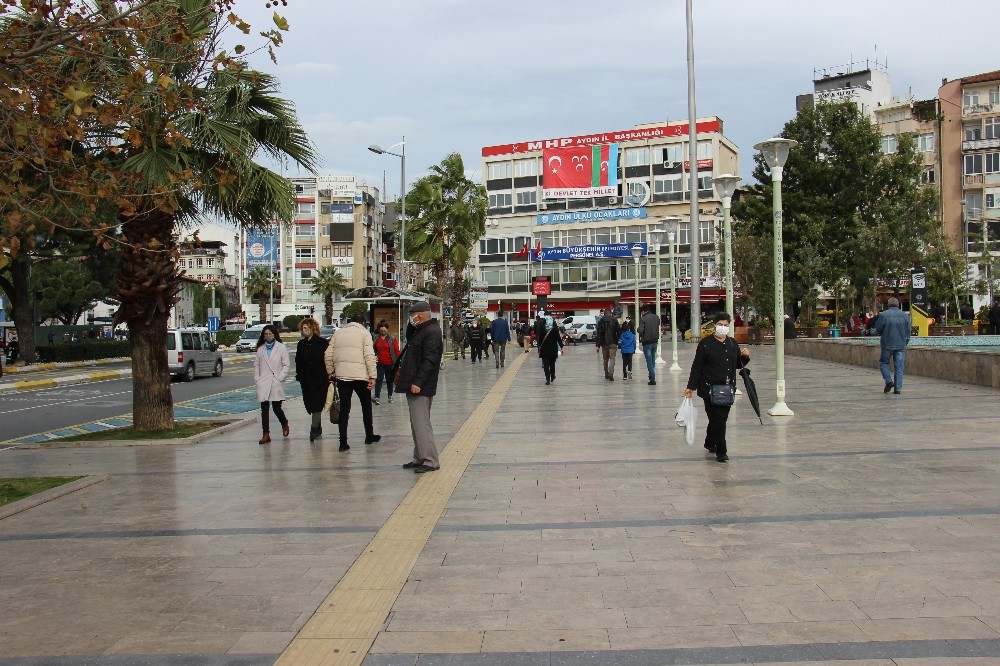56 saatlik kisitlamanin ardindan aydin sokaklari hareketlendi 4 YCg3NLGM 56 saatlik kısıtlamanın ardından Aydın sokakları hareketlendi