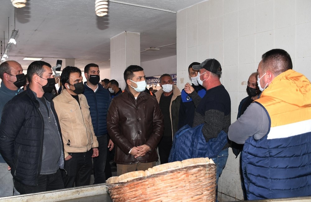 baskan gunel balik pazari esnafiyla bir araya geldi 3 yHGnaQmz Başkan Günel, balık pazarı esnafıyla bir araya geldi