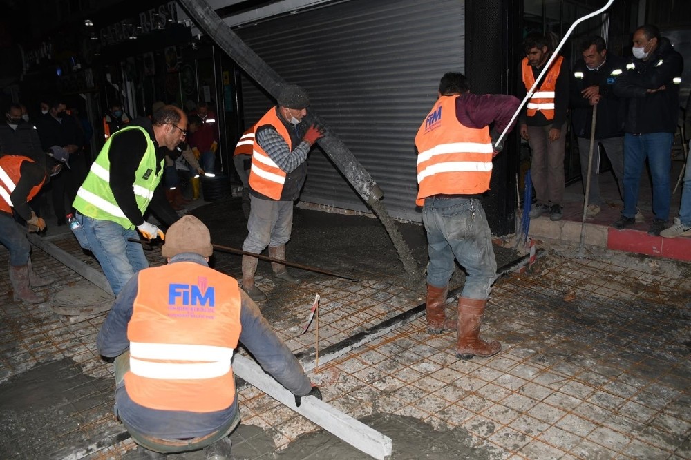 baskan gunel gece mesaisi yapan personele sicak corba ikram etti 2 bSHl4tpp Başkan Günel, gece mesaisi yapan personele sıcak çorba ikram etti