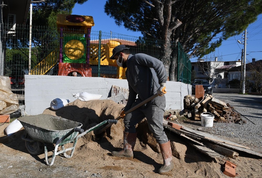 baskan gunel yenikoy ilkokulu ek binasi icin start verdi 3 ntbjslbm Başkan Günel, Yeniköy İlkokulu ek binası için start verdi