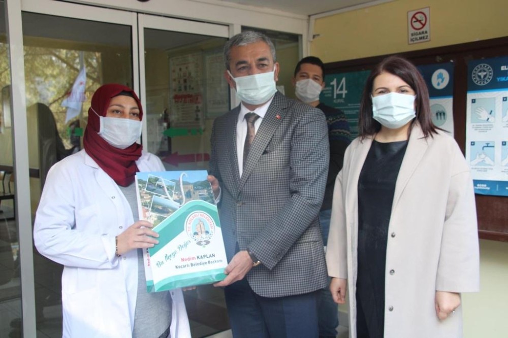 baskan kaplandan saglik calisanlarina anlamli ziyaret 1 WRvAXXOY Başkan Kaplan’dan sağlık çalışanlarına anlamlı ziyaret
