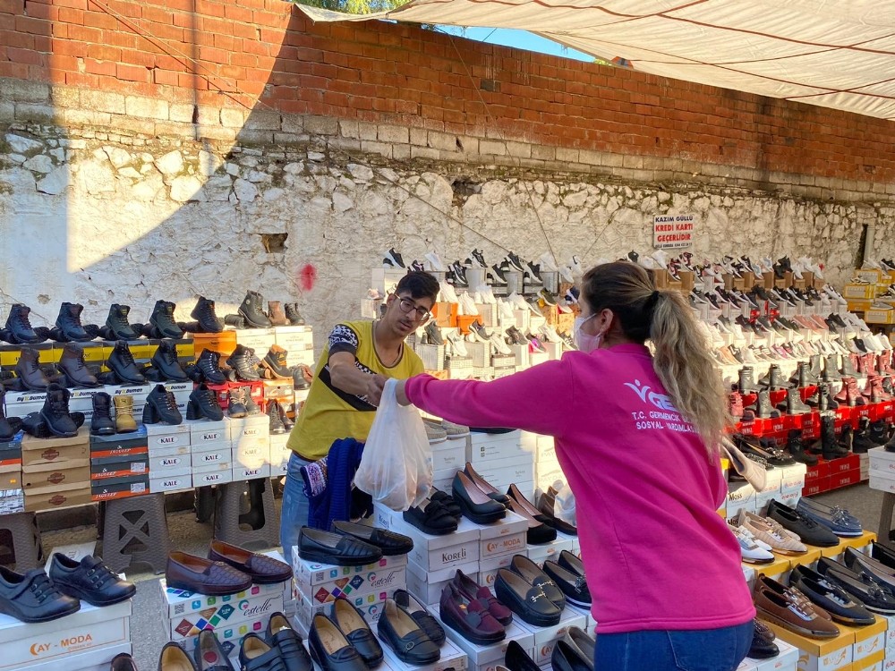 baskan ondesten pazar esnafina sicak corba ikrami 4 kDWqezs9 Başkan Öndeş’ten pazar esnafına sıcak çorba ikramı