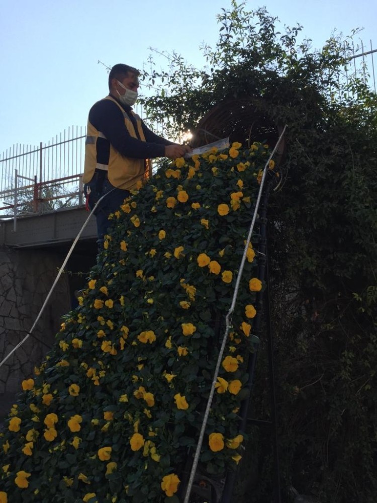 buyuksehir peyzaj calismalarina devam ediyor 6 htPuiZbE Büyükşehir peyzaj çalışmalarına devam ediyor