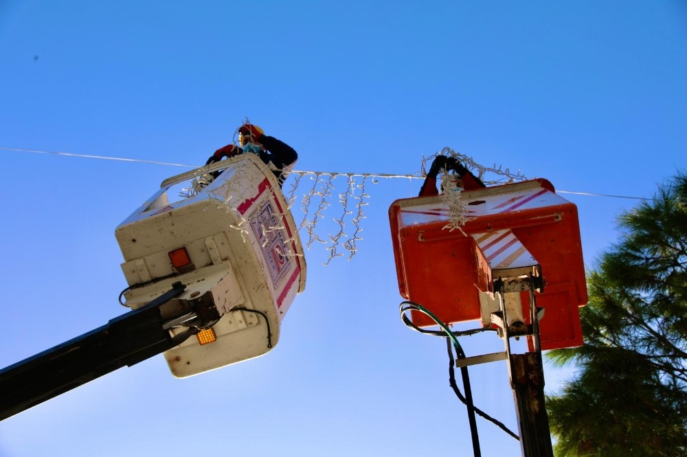 didim belediyesi yeni yil oncesi calismalarini hizlandirdi 4 wsfzkhHK Didim Belediyesi yeni yıl öncesi çalışmalarını hızlandırdı