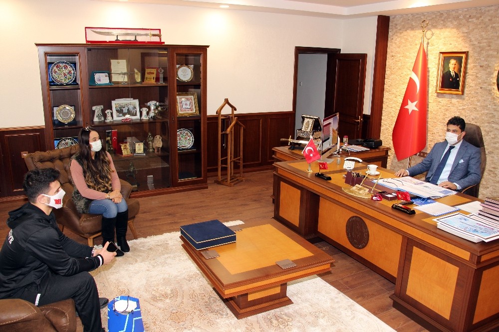 dunya ucuncusu adu ogrencisi arslan rektor aldemir ile gorustu 3 4pchtEfv Dünya üçüncüsü ADÜ öğrencisi Arslan, Rektör Aldemir ile görüştü