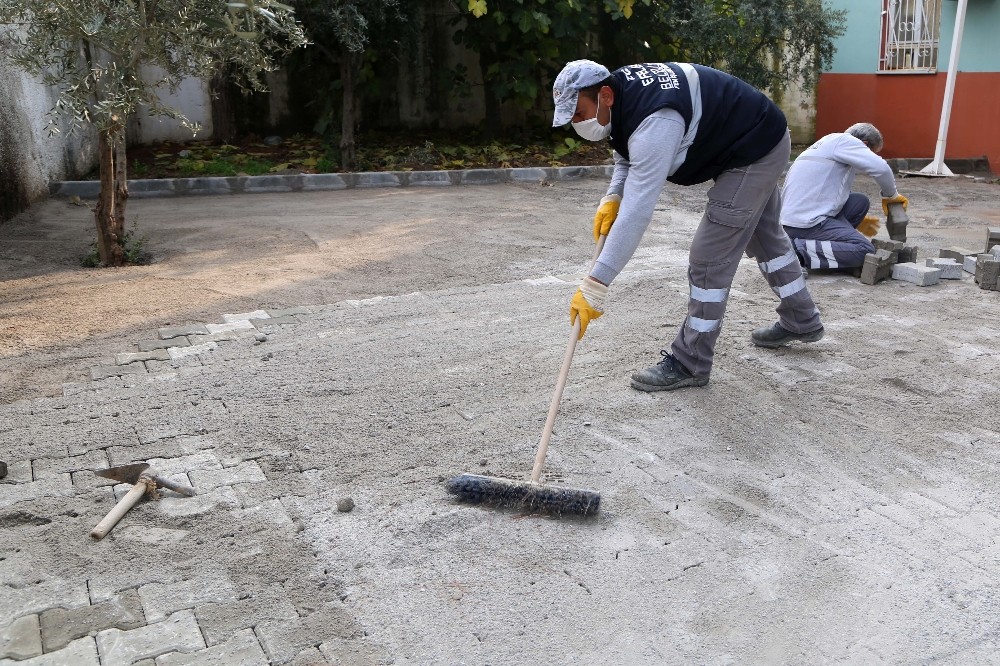 efeler belediyesi baltakoydeki cami avlusuna parke tasi dosedi 1 ELA2BQFL Efeler Belediyesi, Baltaköy’deki cami avlusuna parke taşı döşedi