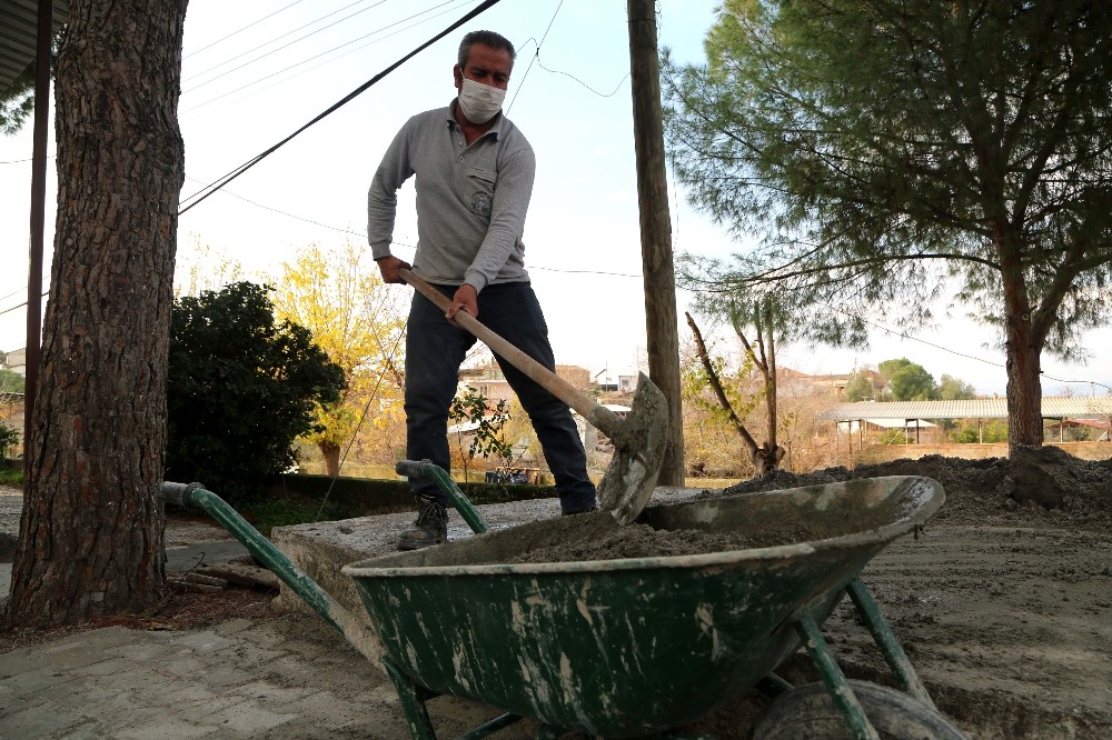 efeler belediyesi baltakoydeki cami avlusuna parke tasi dosedi 4 dC9kfhnF Efeler Belediyesi, Baltaköy’deki cami avlusuna parke taşı döşedi