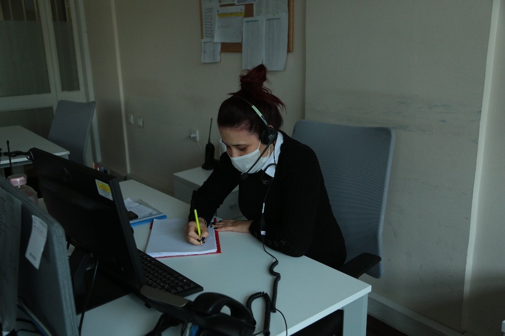 efeler belediyesi evlerinde cikamayan vatandaslara yardimci oluyor 2 JCdpSCYM Efeler Belediyesi evlerinde çıkamayan vatandaşlara yardımcı oluyor