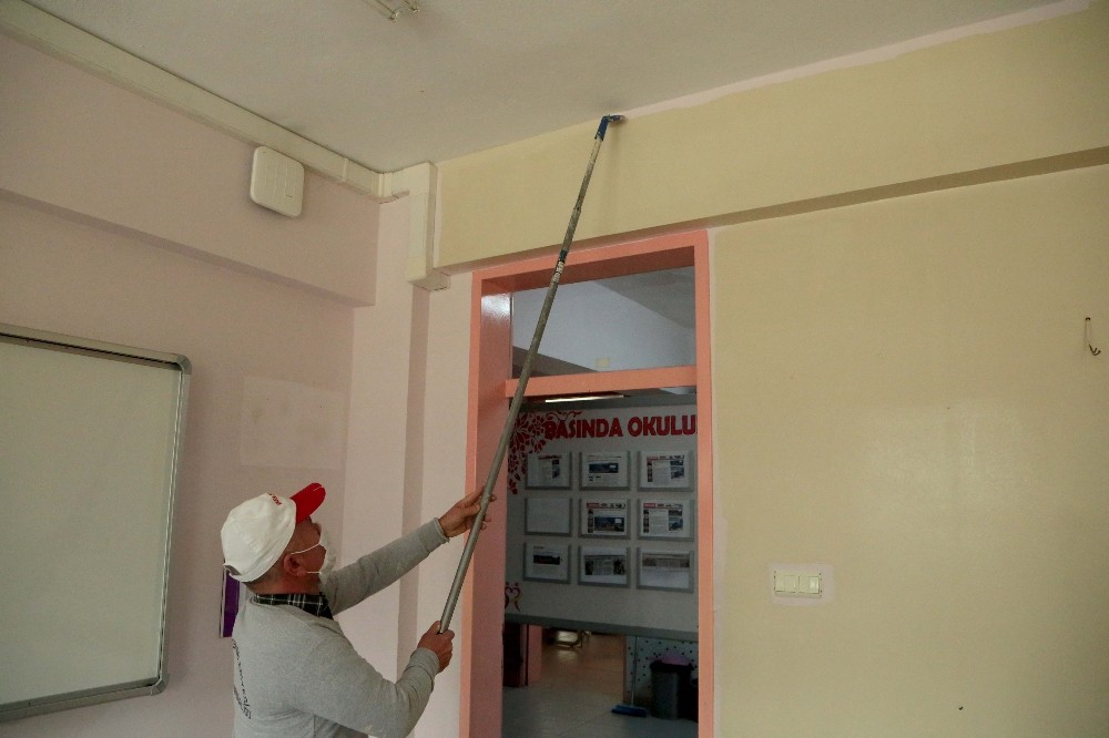 efelerde okullar boyaniyor 3 qDhHChvP Efeler’de okullar boyanıyor