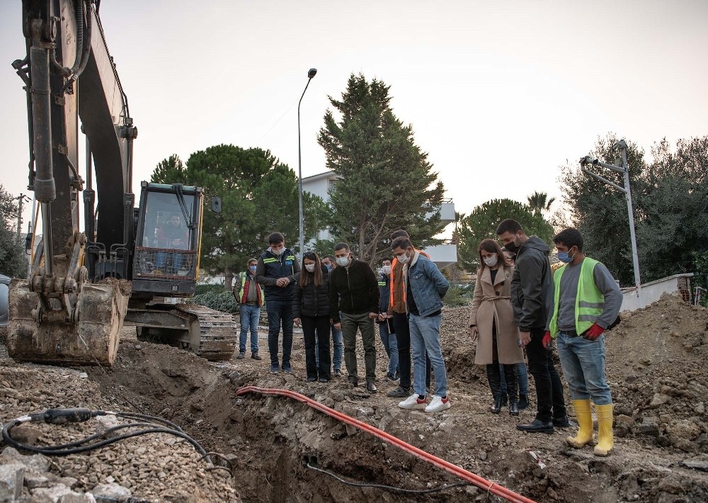 enver reis caddesinin alt ve ust yapisi yenileniyor 2 Hi8z5rZJ Enver Reis Caddesi’nin alt ve üst yapısı yenileniyor