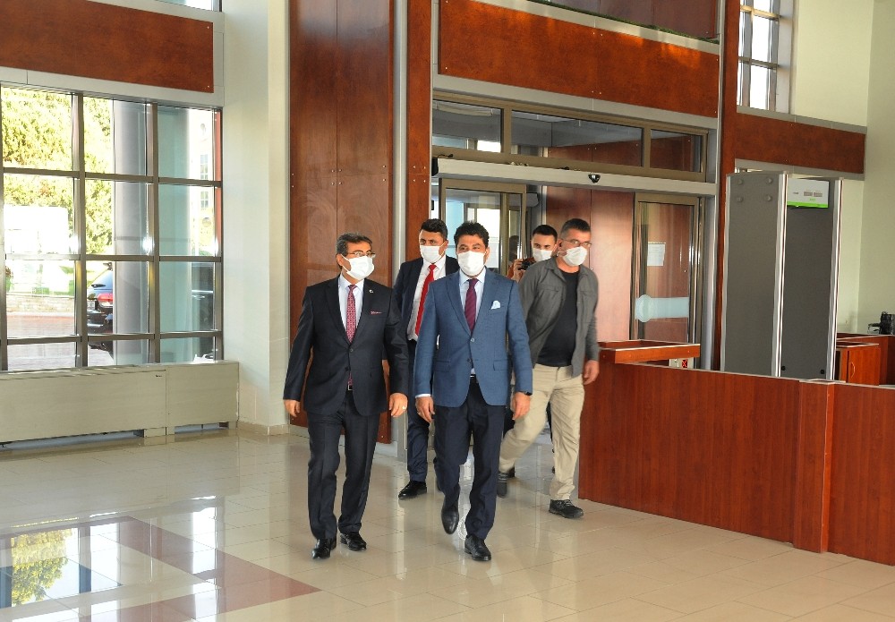 hsk basmufettisi mustafa guntin rektor aldemiri ziyaret etti 1 BHP8FnpR HSK Başmüfettişi Mustafa Güntin Rektör Aldemir’i ziyaret etti