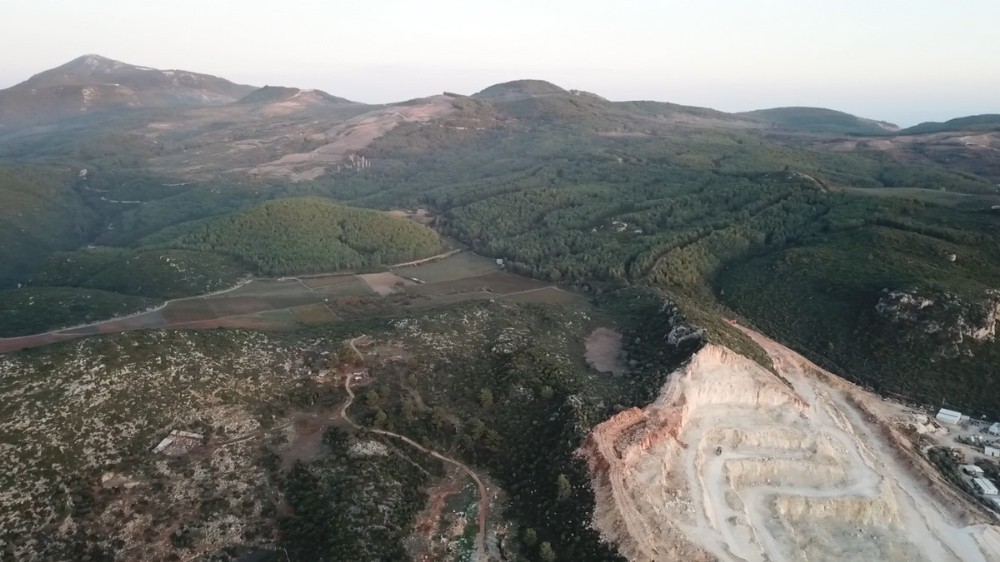 kirazli ve yaylakoy arasindaki tas ocaginin genislemesi mahkeme karariyla durduruldu 1 Kirazlı ve Yaylaköy arasındaki taş ocağının genişlemesi mahkeme kararıyla durduruldu