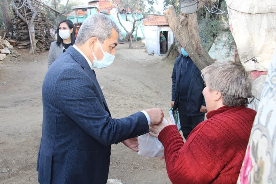 kocarlida yasli cinarlarin yeni yil yemekleri baskan kaplandan 1 f9fMNYeL Koçarlı’da yaşlı çınarların yeni yıl yemekleri başkan Kaplan’dan