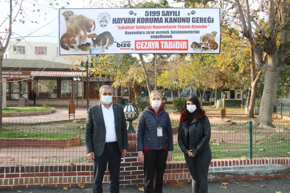 kocarliya hayvan haklari ile ilgili bilgilendirme pankartlari asildi 2 Koçarlı’ya hayvan hakları ile ilgili bilgilendirme pankartları asıldı