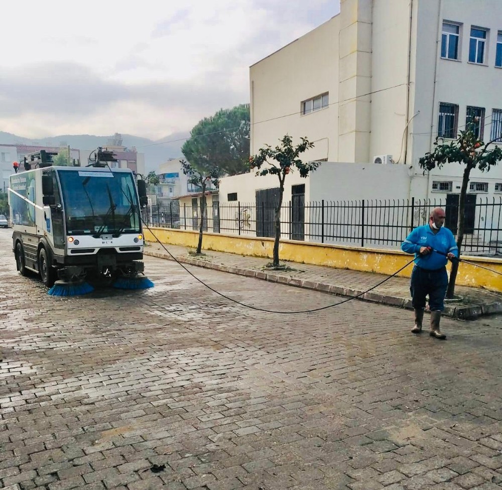 kusadasi belediyesinden davutlarda temizlik seferberligi 3 XRhBqfcp Kuşadası Belediyesi’nden Davutlar’da temizlik seferberliği