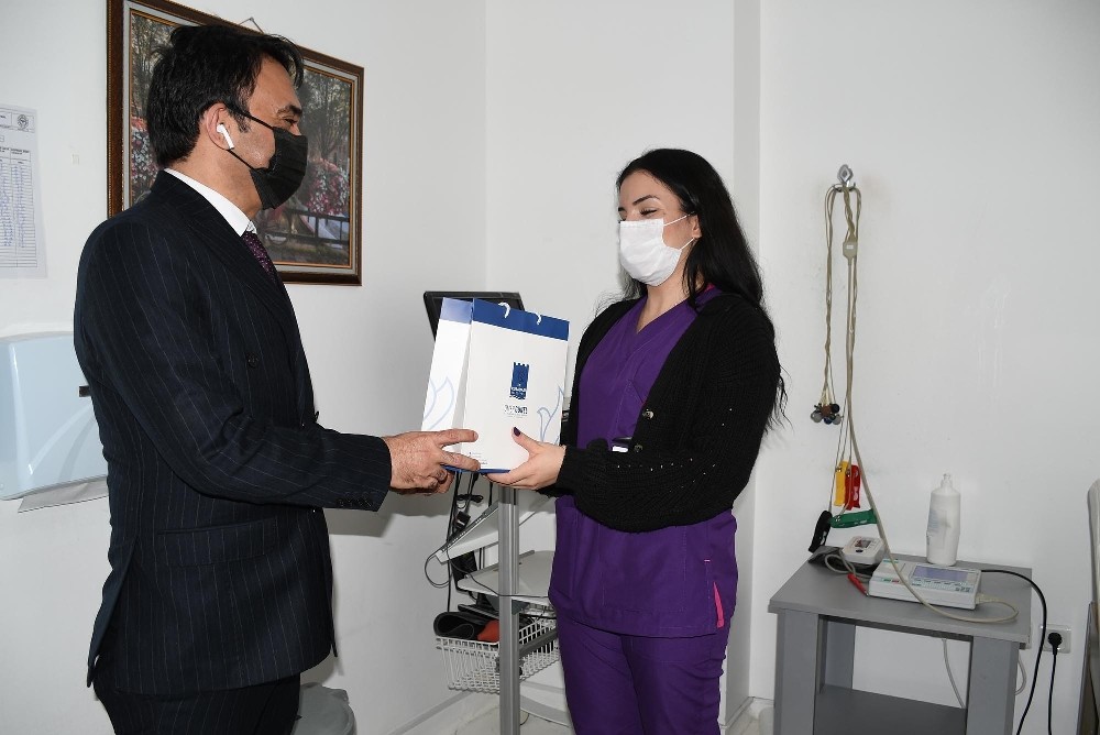 kusadasi belediyesinden salgin savascilarina yeni yil hediyesi 4 2dkRlCIl Kuşadası Belediyesi’nden salgın savaşçılarına yeni yıl hediyesi