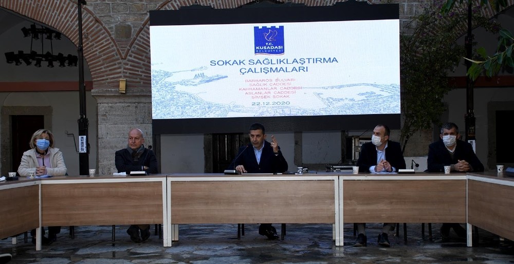 kusadasi carsilarinda dis cepheler beyaza burunecek 3 QHDOPSDh Kuşadası çarşılarında dış cepheler beyaza bürünecek