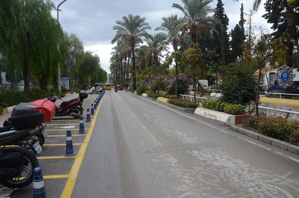 kusadasi saganak yagmura teslim olmadi 1 63kkvjIT Kuşadası sağanak yağmura teslim olmadı