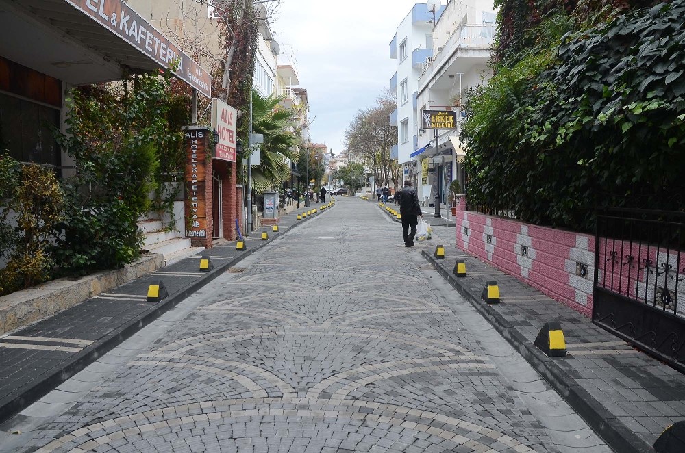 kusadasi saganak yagmura teslim olmadi 2 9jgj4y5V Kuşadası sağanak yağmura teslim olmadı