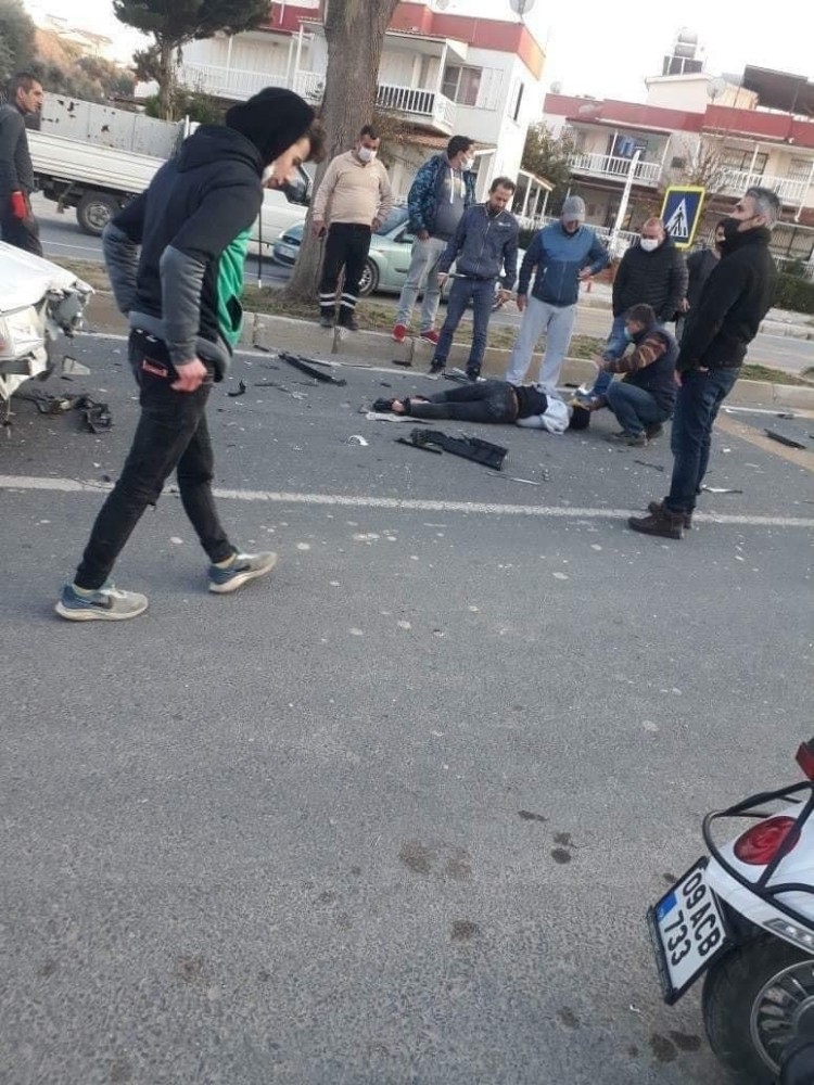 kusadasinda motosiklet ile otomobil carpisti1 agir yarali 2 IRtQdIpV Kuşadası’nda motosiklet ile otomobil çarpıştı:1 ağır yaralı