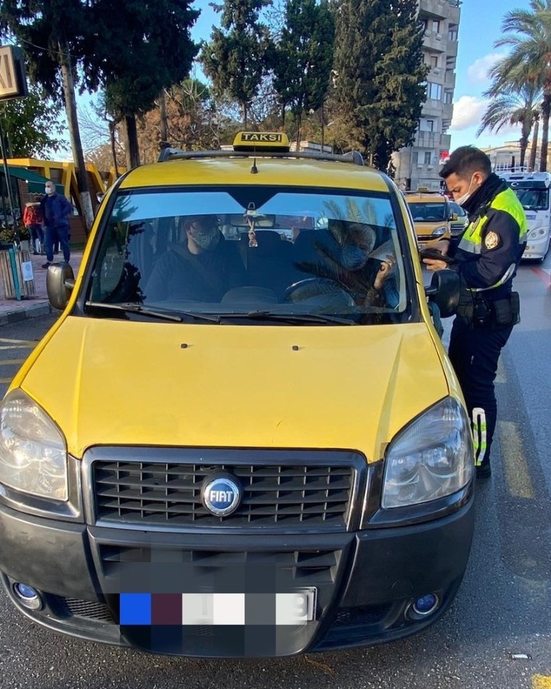 kusadasinda polis ve jandarmadan yilbasi denetimi 5 YkpRjjy6 Kuşadası’nda polis ve jandarmadan yılbaşı denetimi