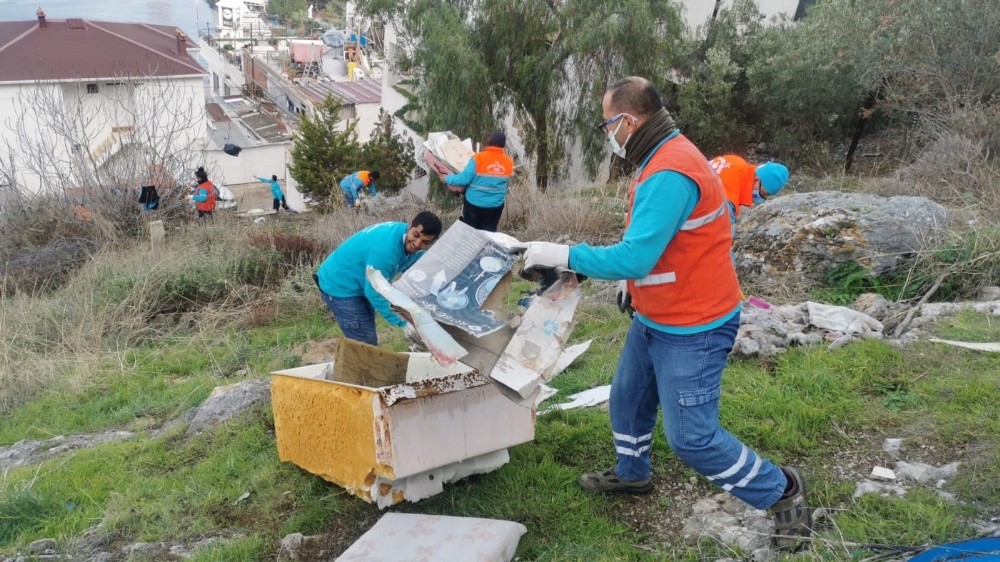 kusadasinda sokaga cikma kisitlamasinda temizlik seferberligi 1 gc9lLDZp Kuşadası’nda sokağa çıkma kısıtlamasında temizlik seferberliği