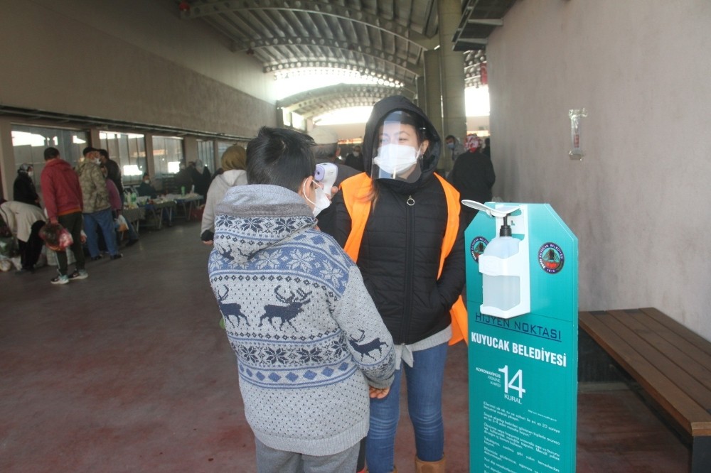 kuyucakta pazar yerlerinde tedbir elden birakilmiyor 3 B79UBbVX Kuyucak’ta pazar yerlerinde tedbir elden bırakılmıyor