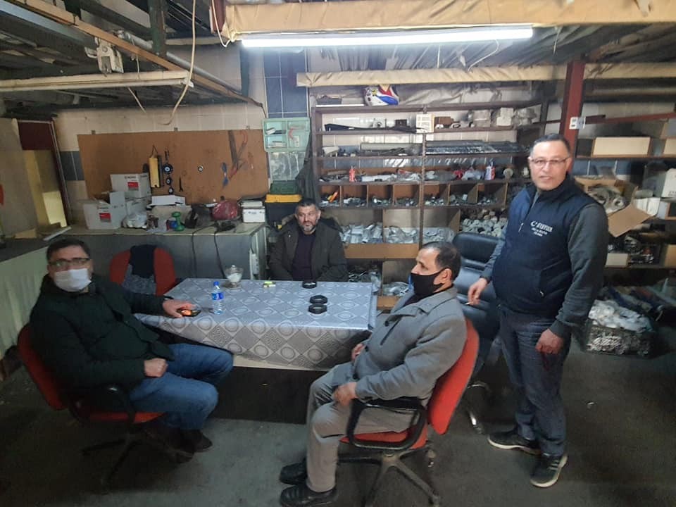 mhp ilce yonetiminden esnafa yilbasi ziyareti 4 RYMI2eV1 MHP ilçe yönetiminden esnafa yılbaşı ziyareti