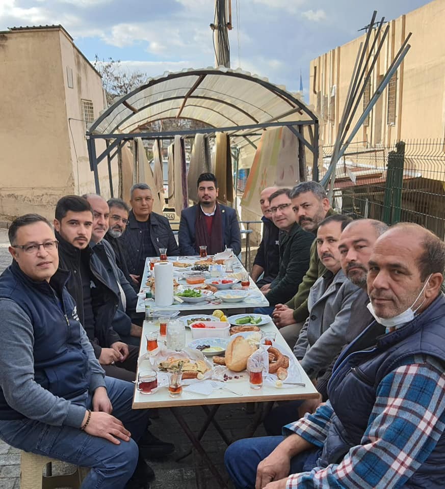 mhp ilce yonetiminden esnafa yilbasi ziyareti 6 2FHUmBdV MHP ilçe yönetiminden esnafa yılbaşı ziyareti