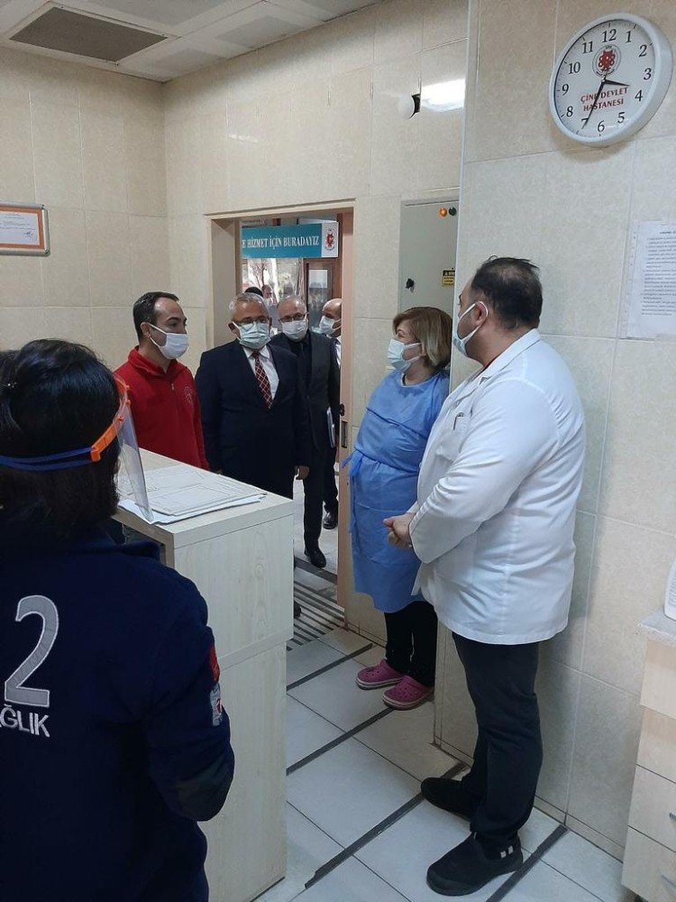 saglik muduru acikgoz cinedeki hastanede incelemede bulundu 5 WeUvErBC Sağlık Müdürü Açıkgöz Çine’deki hastanede incelemede bulundu