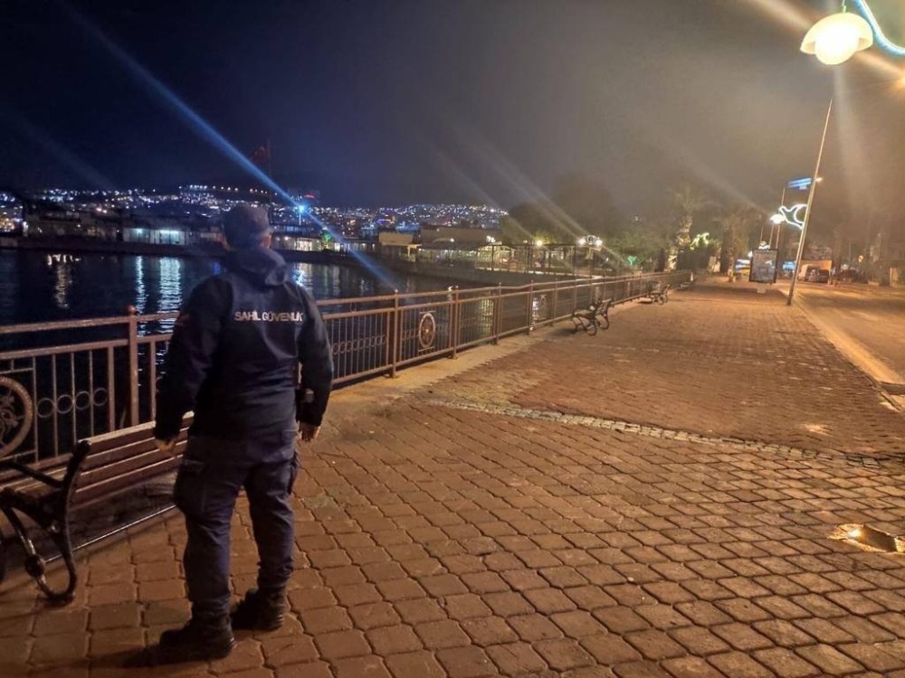 Sahil güvenlik ekiplerinden Kuşadası Körfezi’nde yılbaşı denetimi 2 sahil guvenlik ekiplerinden kusadasi korfezinde yilbasi denetimi 2 D21HA4ij Sahil güvenlik ekiplerinden Kuşadası Körfezi’nde yılbaşı denetimi