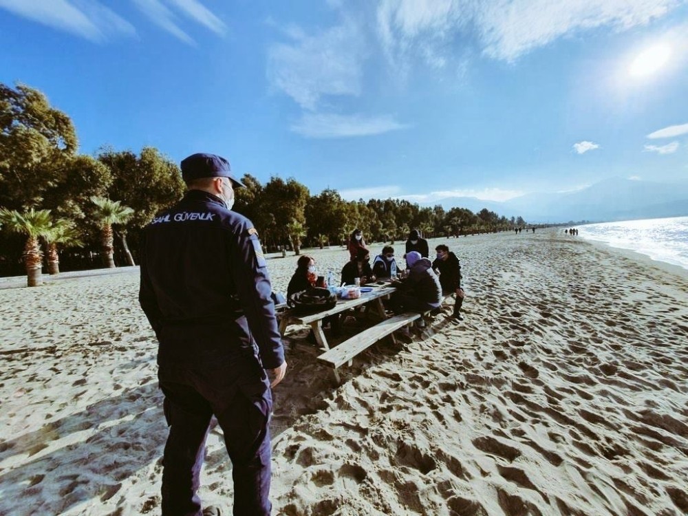 Sahil güvenlik ekiplerinden Kuşadası Körfezi’nde yılbaşı denetimi 8 sahil guvenlik ekiplerinden kusadasi korfezinde yilbasi denetimi 5 fNhj3n4R Sahil güvenlik ekiplerinden Kuşadası Körfezi’nde yılbaşı denetimi