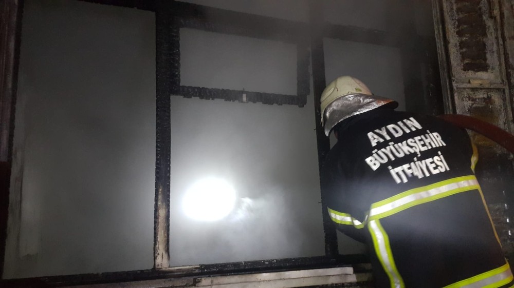 sokede metruk evde yangin cikti 1 d3IwgRM7 Söke’de metruk evde yangın çıktı