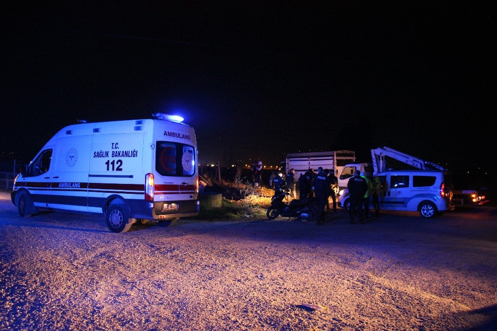 sulama kanalina ucan otomobilin surucusu kayiplara karisti 3 ZdLLNlYy Sulama kanalına uçan otomobilin sürücüsü kayıplara karıştı