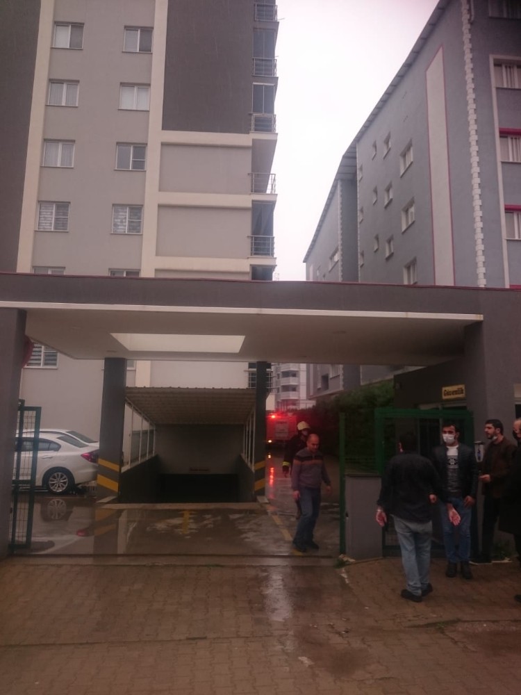 yedinci kattan dusen kiz yasama tutunamadi 2 cnikuJaA Yedinci kattan düşen kız yaşama tutunamadı