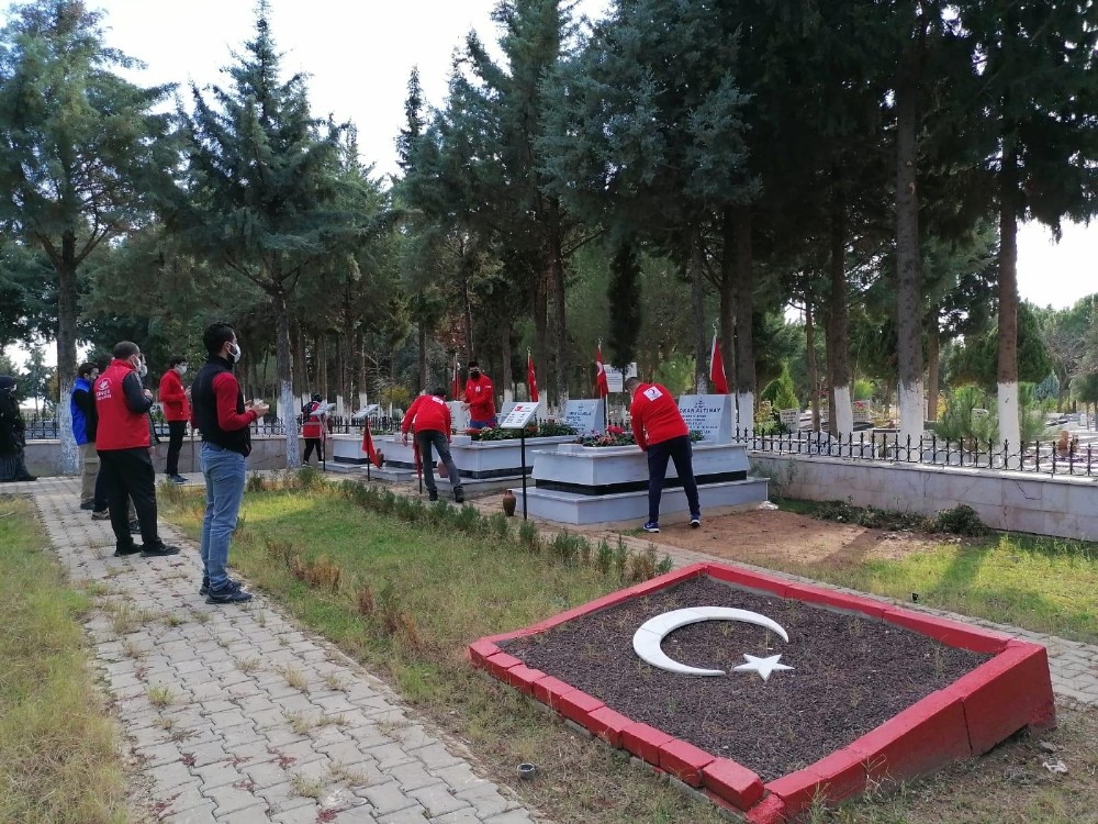 aydinli genclerden vefa yuruyusu 6 YKqMML6B Aydınlı gençlerden vefa yürüyüşü