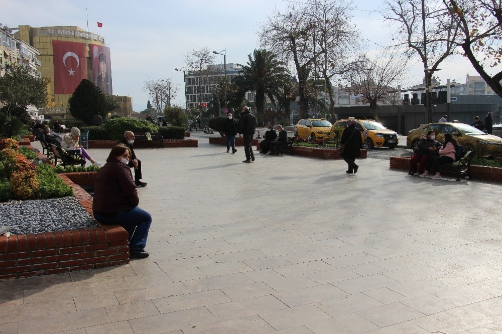 aydinlilar 80 saatlik kisitlamanin ardindan caddeleri doldurdu 2 Aydınlılar 80 saatlik kısıtlamanın ardından caddeleri doldurdu