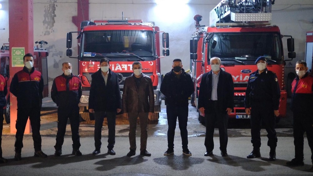 baskan ozcandan gorev basindakilere yilbasi surprizi 5 CCQYuAiN Başkan Özcan’dan görev başındakilere yılbaşı sürprizi