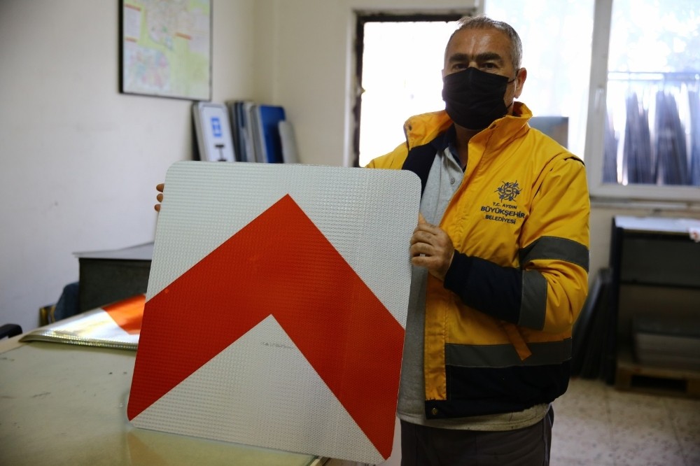 Büyükşehir, otobüs duraklarını kendisi imal ediyor 1 buyuksehir otobus duraklarini kendisi imal ediyor 1 D7KLsGR4 Büyükşehir, otobüs duraklarını kendisi imal ediyor