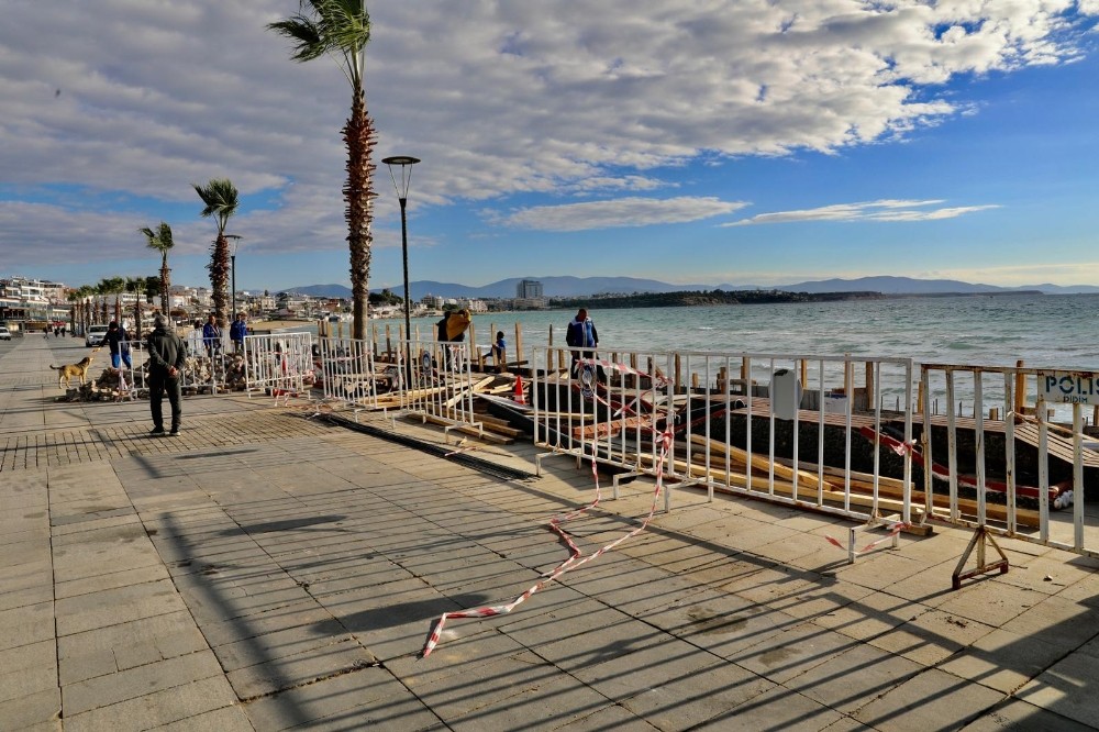 Didim’de belediye ekiplerinden yeni yıl mesaisi 2 didimde belediye ekiplerinden yeni yil mesaisi 2 VeIpi1uL Didim’de belediye ekiplerinden yeni yıl mesaisi